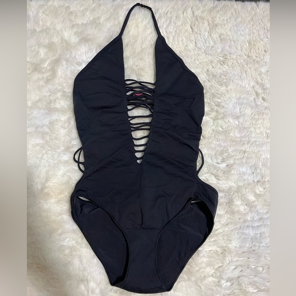 BUNDLE: 2 sets of swimsuits - Picture 1 of 4